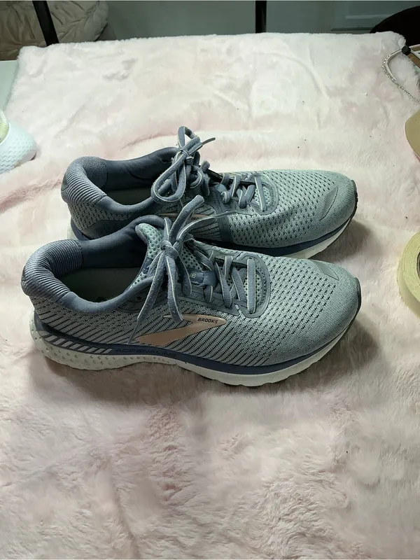 Brooks Women's Light Blue Gray Running Shoes b101 - Image 2
