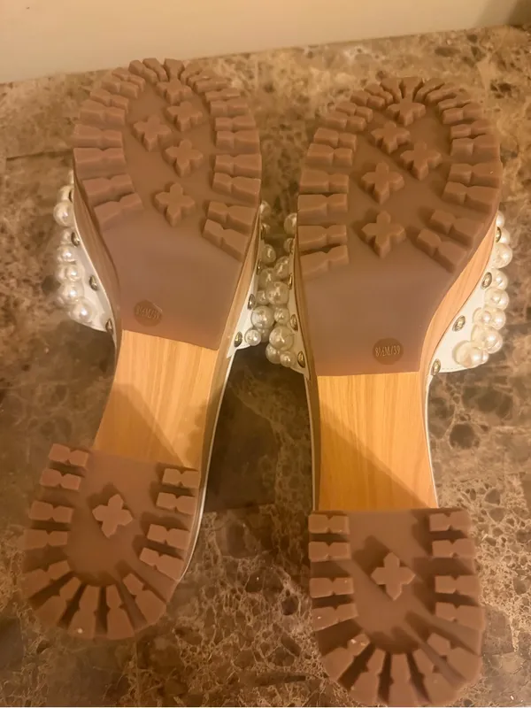 Jessica Simpson Pearl-Embellished White Platform Slide Mules - Image 6