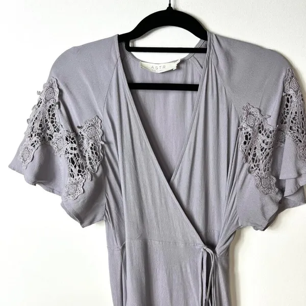 ASTR the label purple lined‎ wrap dress women’s small - Image 2