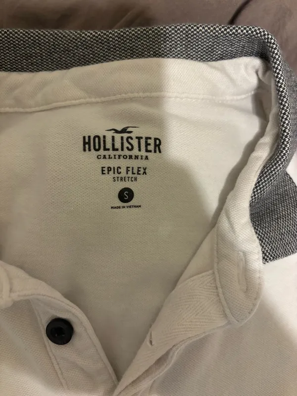 Men’s Hollister Shirt - Image 2
