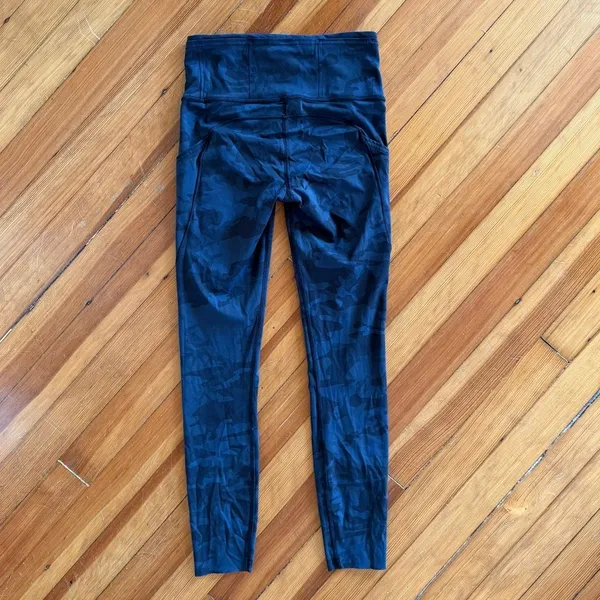 Lululemon Fast and Free Tight II 25" in Incognito Camo Multi Grey Size 4 - Image 4