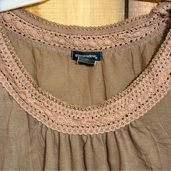 Eyeshadow women’s fit top Size Large - Image 5
