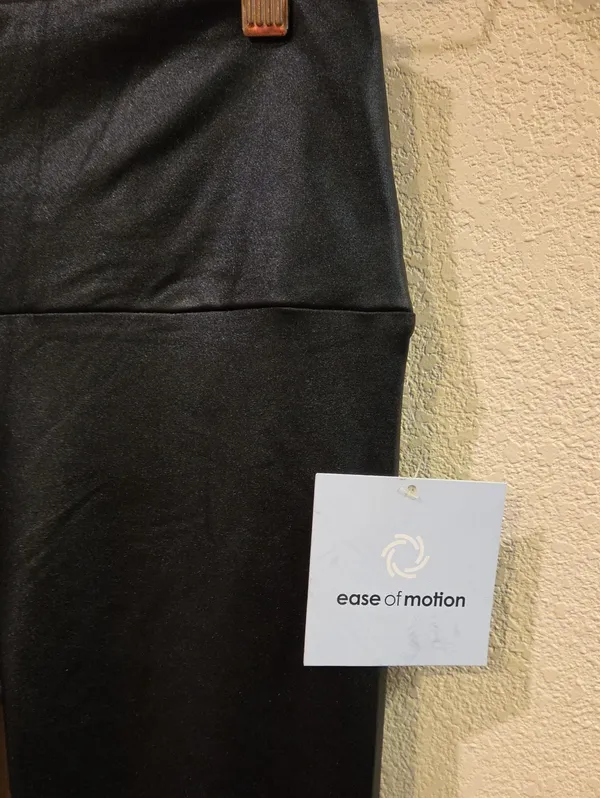 Ease of Motion Black Faux Leather Leggings Size Small - Image 3