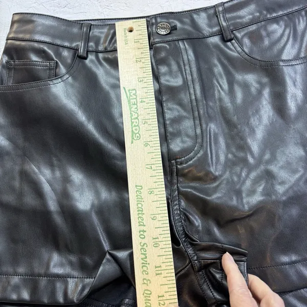 AKIRA Black PU Leather Mini Shorts Women’s Medium High Rise Y2K Clubwear Moto - Image 9