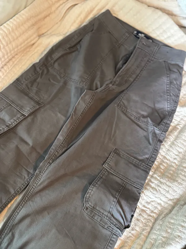 Hollister Dark Grey Cargo Baggy Pants Size 000 or 23 - Image 4