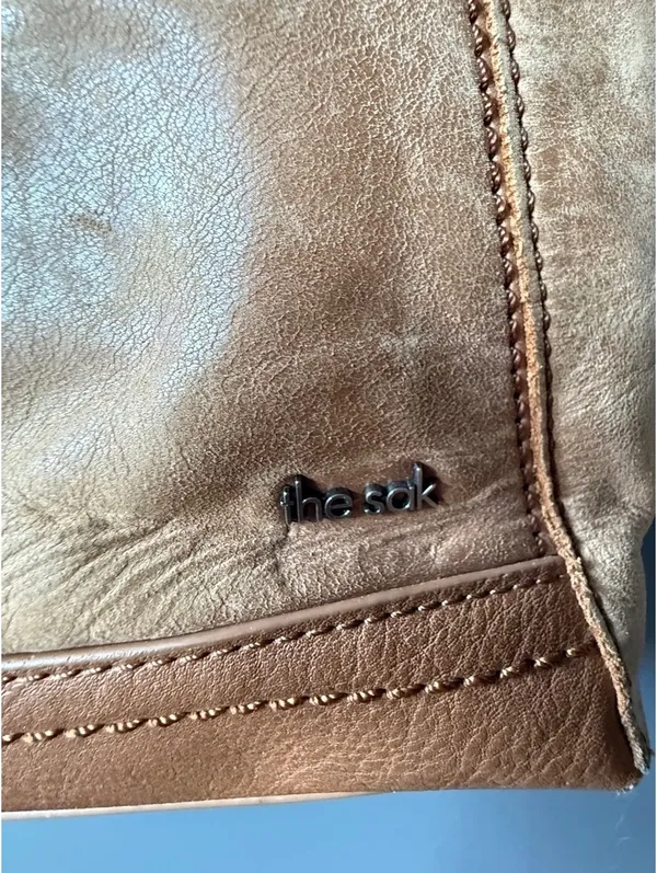 The Sak Tan Leather Crossbody Bag with Floral Embossed Pocket - Image 4