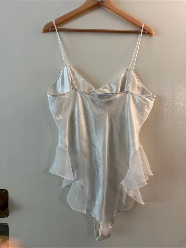 Victoria’s Secret Vintage Gold Label Teddy Ivory Lace Sequins Bodysuit Fairy - Image 3