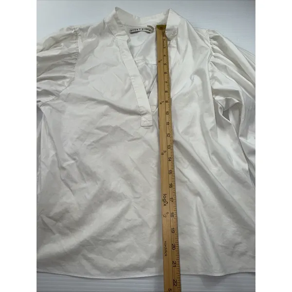 Alice‎ and Olivia Smocked Cuff Sleeve V Neck White Blouse XS - Image 3