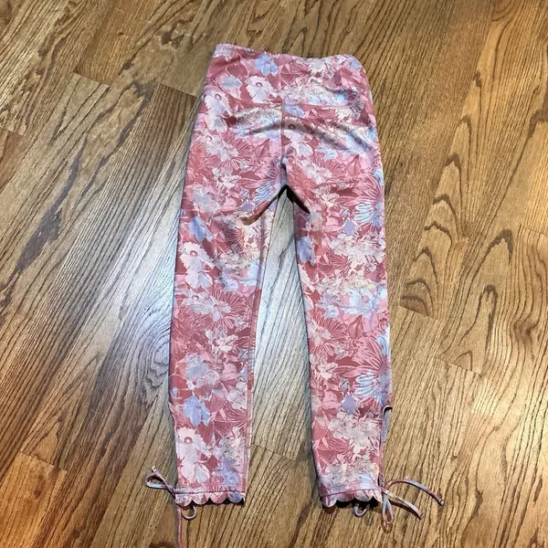 Daily Practice Pink Floral‎ Leggings Size S Scalloped Hem Ankle Tie Yoga - Image 2
