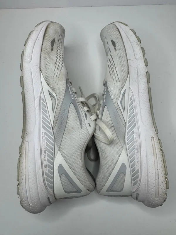 Brooks Adrenaline GTS 23 Women's Size 9.5B - Image 5