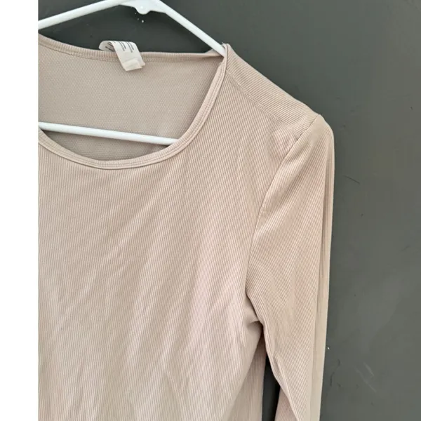 Yogalicious Heavenly Rib Kathleen Long Sleeve Top Beige Ribbed Shelf Bra Large - Image 2