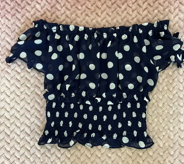 cute navy & white polka dot sheer top 💙🤍 Blue - Image 3