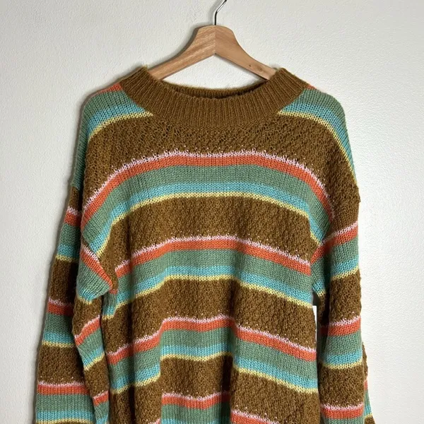 Hurley ladies pullover cozy argyle‎ crewneck sweater size medium - Image 3