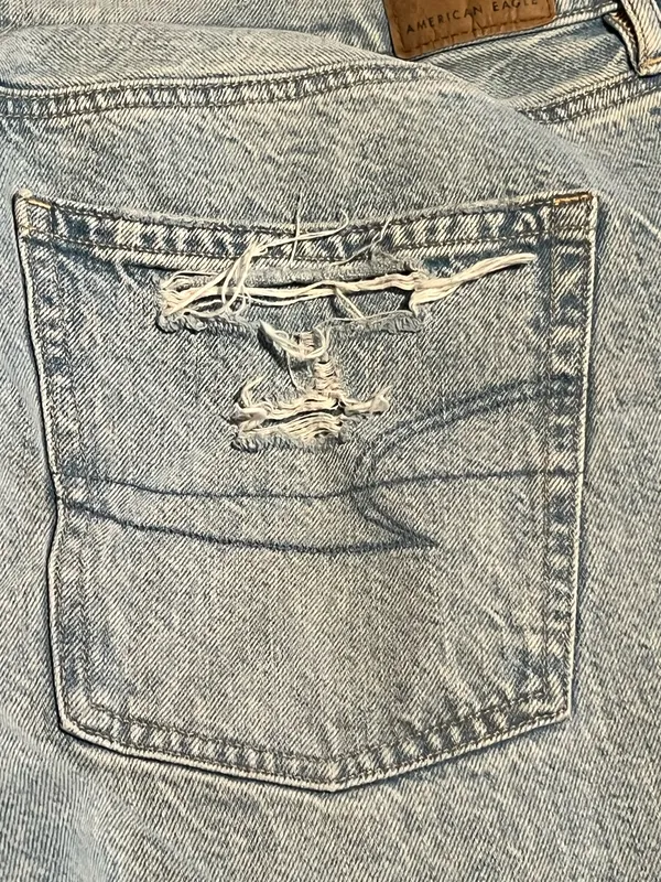 Womens 14 American Eagle Light Wash Distressed Straight Leg Jeans - Image 7