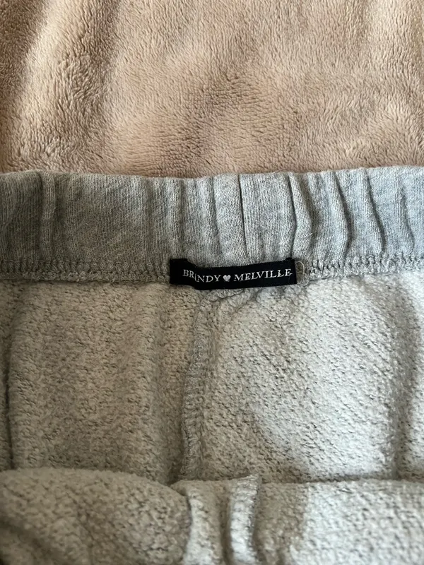 Brandy Melville Rosa Sweatpants - Image 2