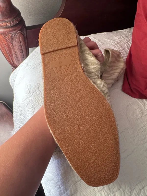 Zara Flats - Image 4