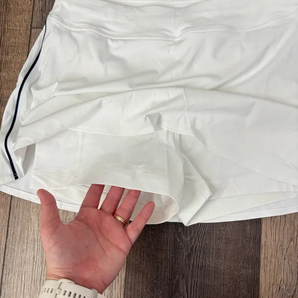 Lululemon White & Navy Mini Skirt - Image 2
