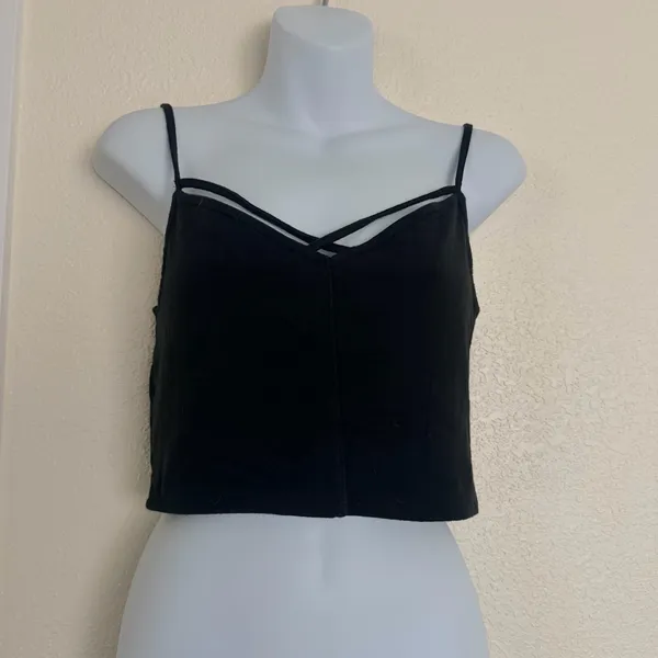 Hollister Women’s Sleeveless crop top - Image 3