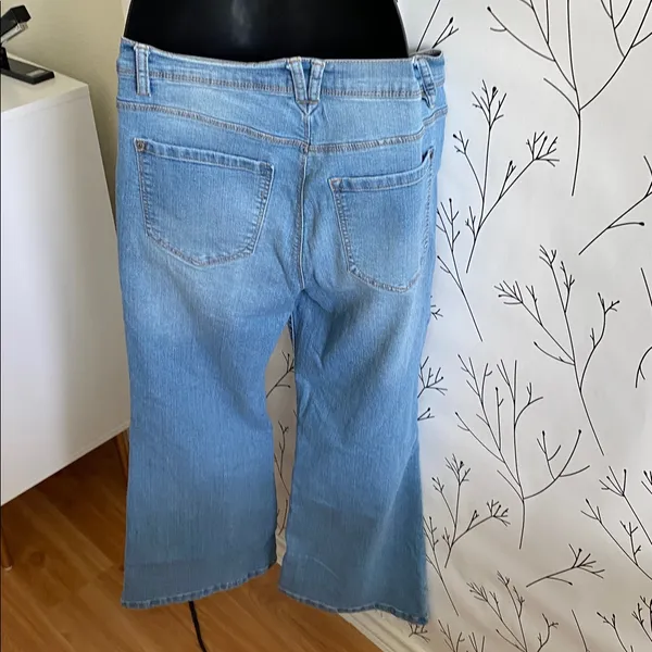 Women's Blue Flare Jeans Size 8 - Image 3