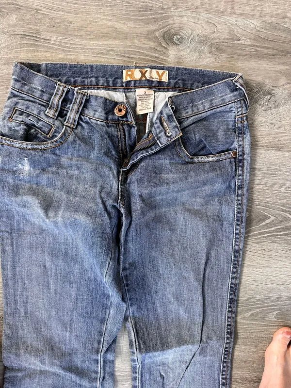 Roxy Size 3 Jeans - Image 3