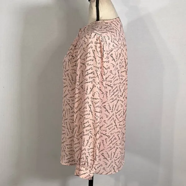 Banana Republic Factory Blouse Women's Size Small Pink Long Sleeve French Words - Image 2