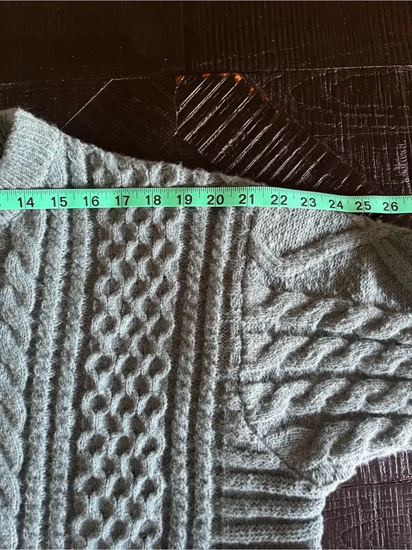 Aelfric Eden Cable Knit Crewneck Sweater in Faded Green 90’s Vintage Size XL - Image 4