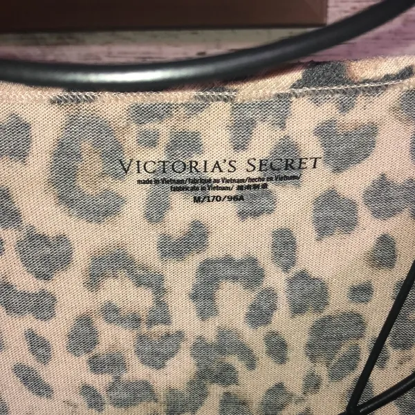 Victoria’s Secret cheetah print pajamas set animal print size medium lounge wear - Image 3