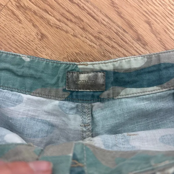 Mother Denim The Shaker Camo Crop Shorts Green Size 29 - Image 7