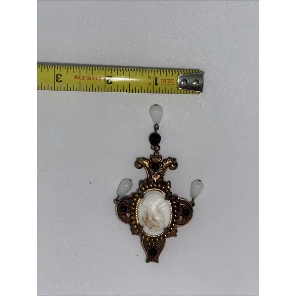 Vintage Victorian Revival Cameo Dangle Brooch Faux Pearl Unmarked - Image 4