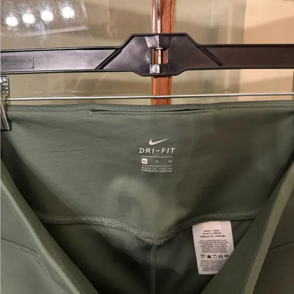 Nike Green Dri-FIT 7/8 Leggings - Size XL - Image 3
