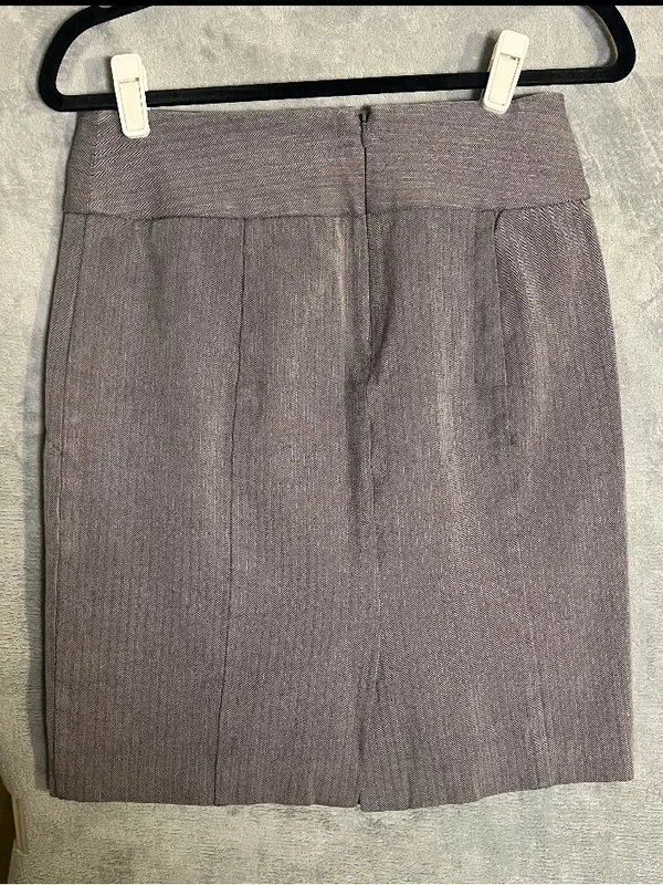 Banana Republic Pencil Skirt with Slit Career Professional size‎ stretch 4 - Image 5