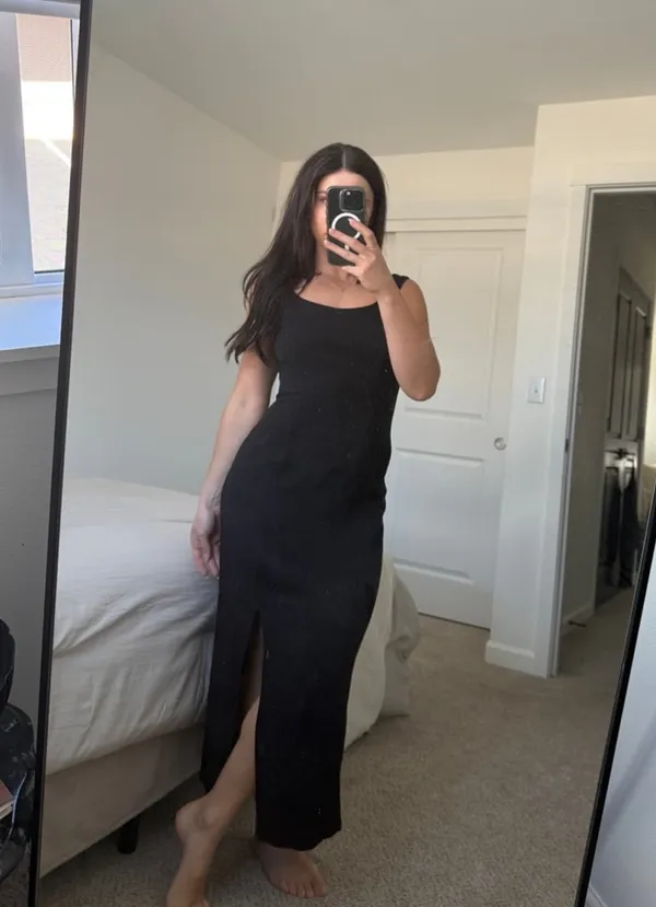 Boutique Black midi dress with side slit - Image 4