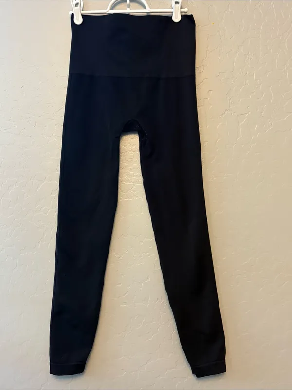 Spanx look at me now seamless leggings in black size large - Image 2