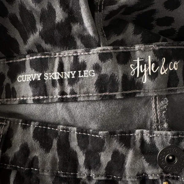 Style & Co SZ 22W Curvy Skinny Jeans Leopard Print Mid-Rise Stretch Gray Black - Image 6