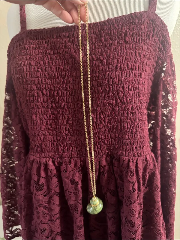 Vintage Gold Chain Necklace with Green Shell Pendant - Image 7