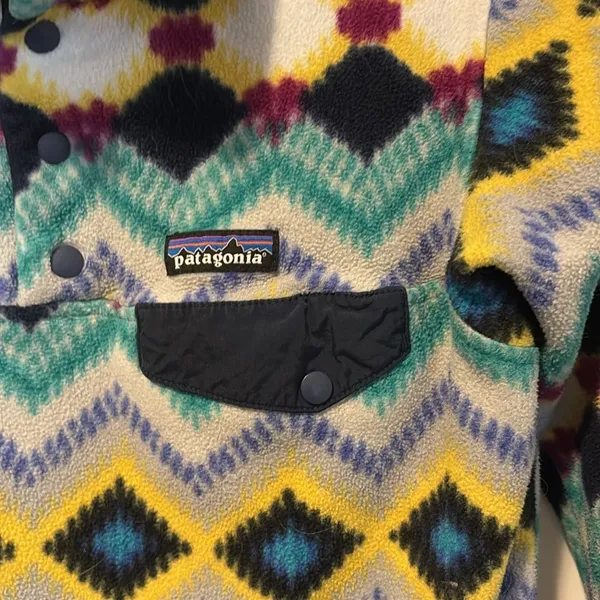 Patagonia Women's Lightweight Synchilla® Snap-T Pullover Aztec Print - Image 3