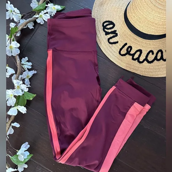 Lululemon Zip the Line Crop Leggings Burgundy Pink Stripe Zippers Size 6 - Image 5