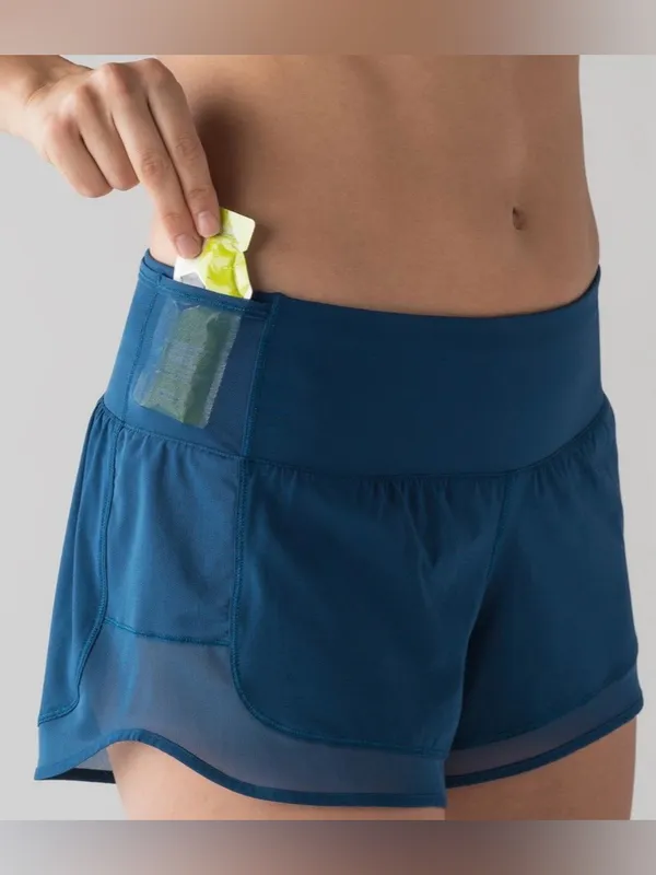 lululemon athletica Mind Over Miles Shorts Mesh Details Poseidon Blue Size 6 - Image 4