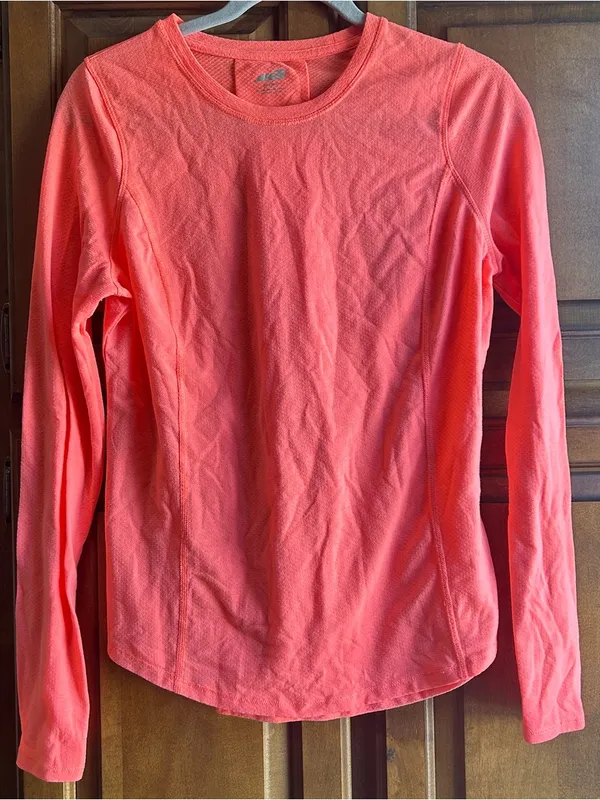 🌸AVIA women's performance Hot Pink Neon long-sleeve athletic Top Size Small - Image 3
