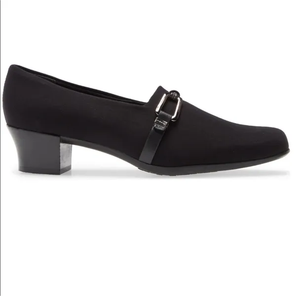 Munro Black Shoe with Silver Buckle - Image 4