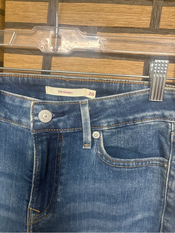 Levi’s 711 skinny jeans size 26 - Image 5