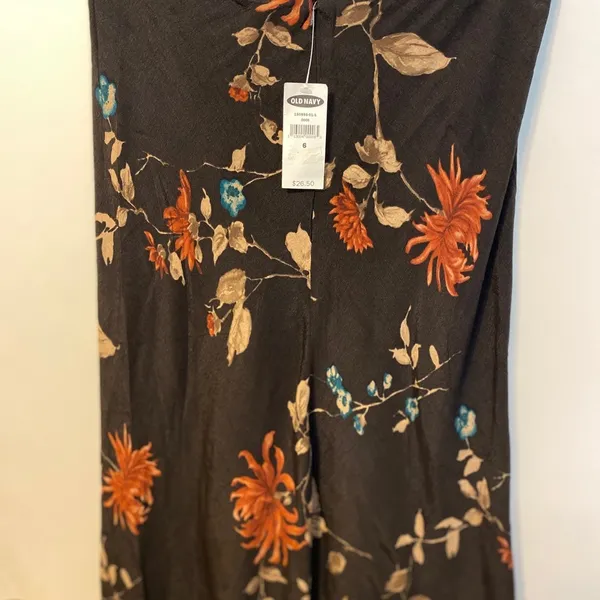 Old Navy brown and tan floral, print pencil skirt - Image 4