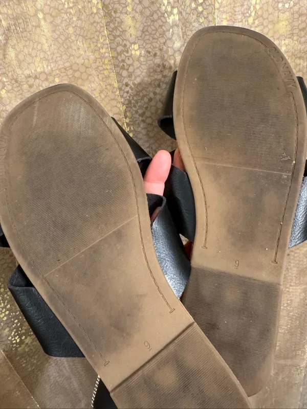 Old Navy Criss-Cross Blackjack Faux-Leather Slip-On Sandals Size 9 - Image 2