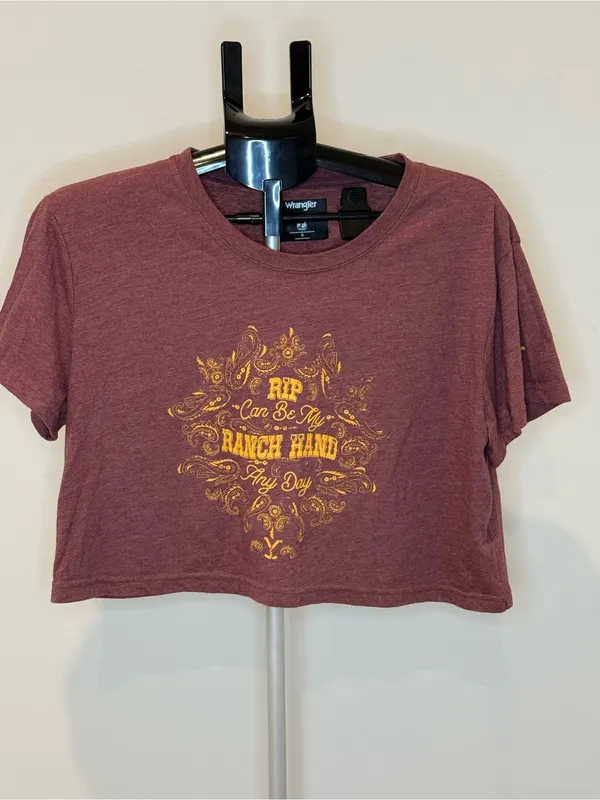 Wrangler x Yellowstone Ranch Hand Cropped Graphic Tee – Size M - Image 2