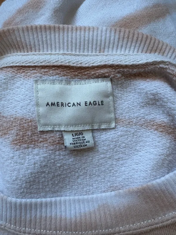 American Eagle Cropped Sweatshirt - Image 3