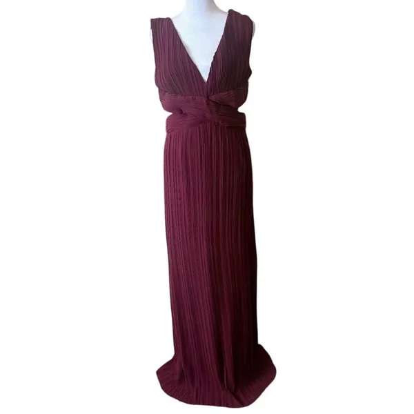 Lulu's Compelling Poise Burgundy Plisse Cutout Sleeveless Gown‎ Size Large NWOT - Image 2