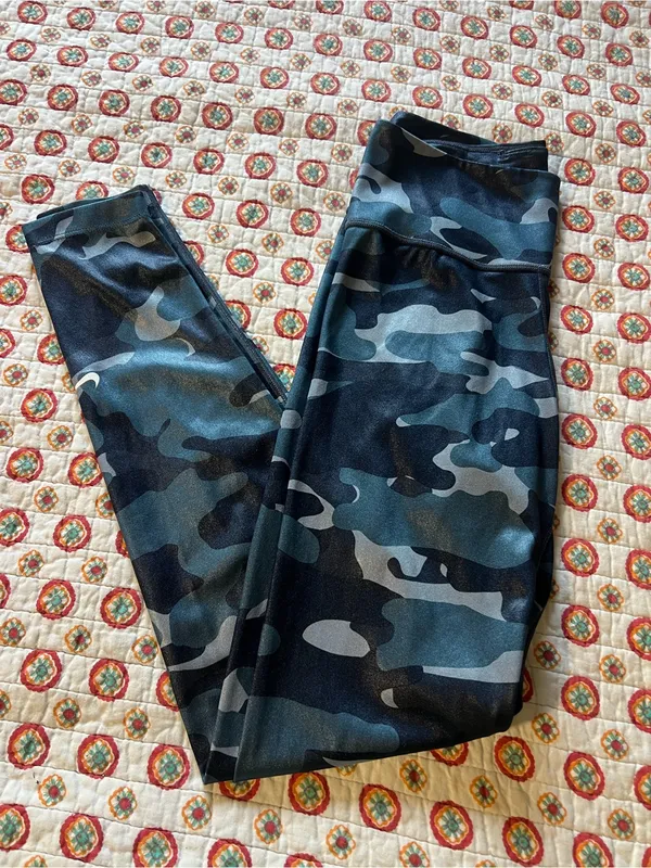 Nike Dri-FIT Women's Mid-Rise Blue Camo Leggings Thunder Blue Size Small - Image 2