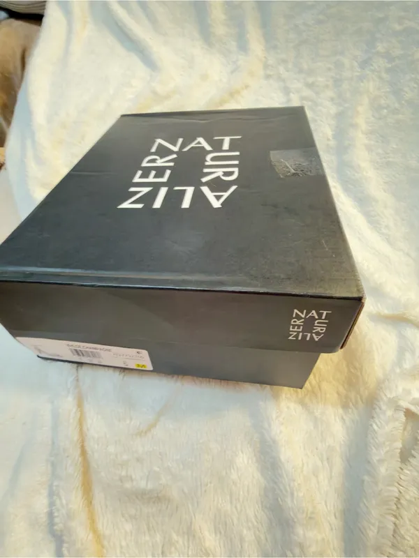 Naturalizer Khloe Champagne Metallic Size 5- New in Box - Image 5