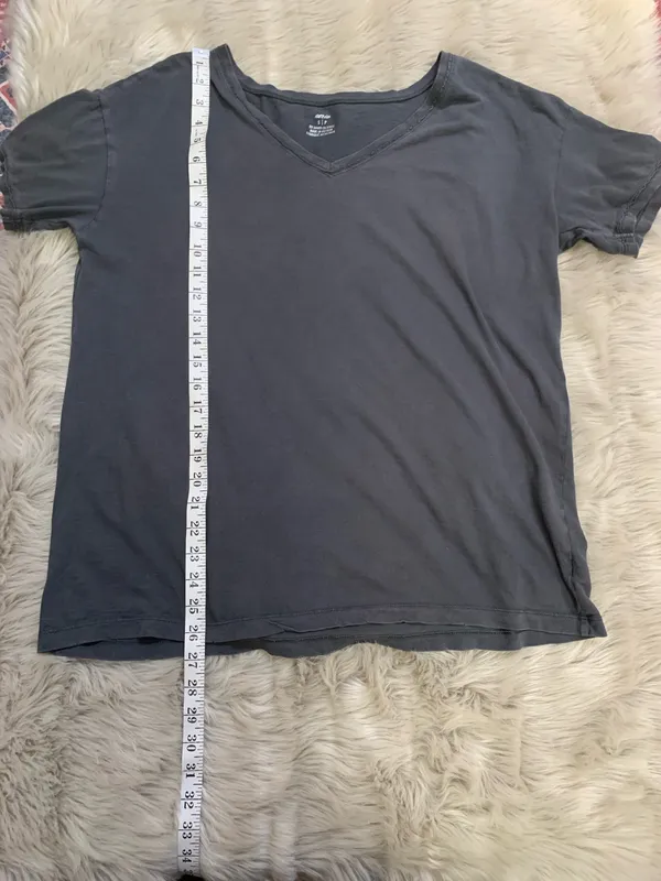 Aerie v neck distressed boyfriend tee. Size Small - Image 6