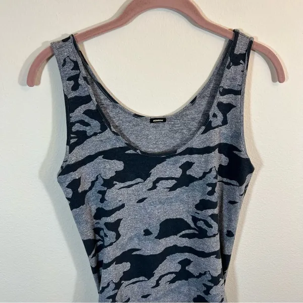 ✨‎ Monrow Camo Fitted Midi Dress Gray Black Small - Image 2